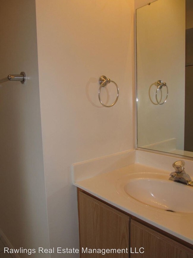 Building Photo - 140 Elkwood Ave