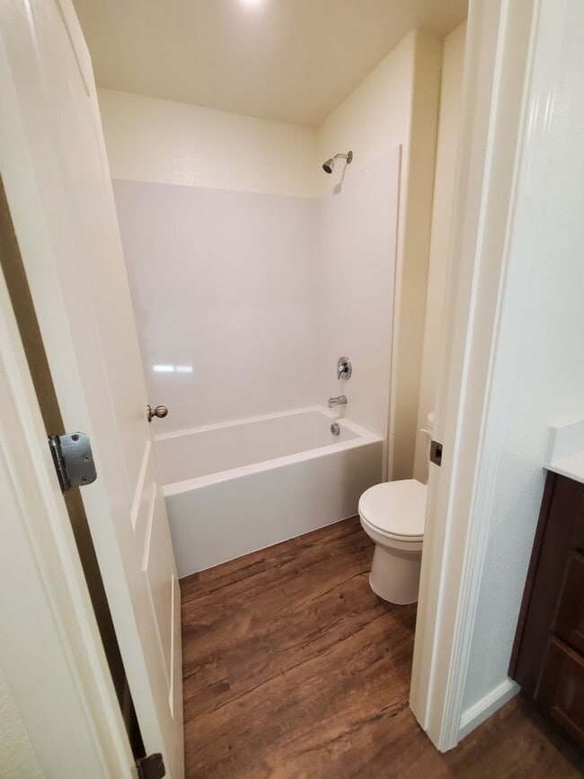 Building Photo - 3br, 2.5ba  - Solar Equipped - Single family home - Energy efficient - Linda, CA