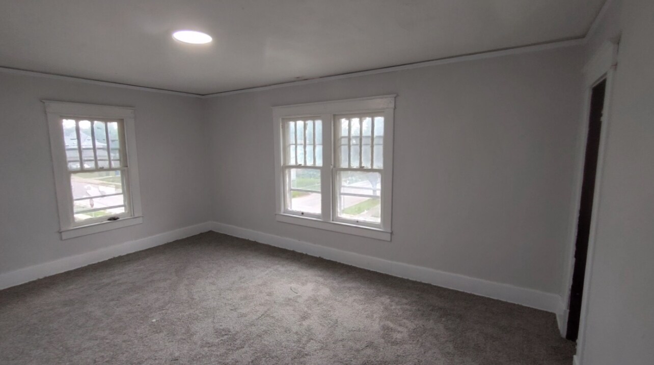 Building Photo - 619 S Webster St