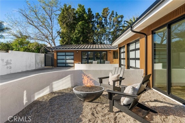 Building Photo - 251 Costa Mesa St