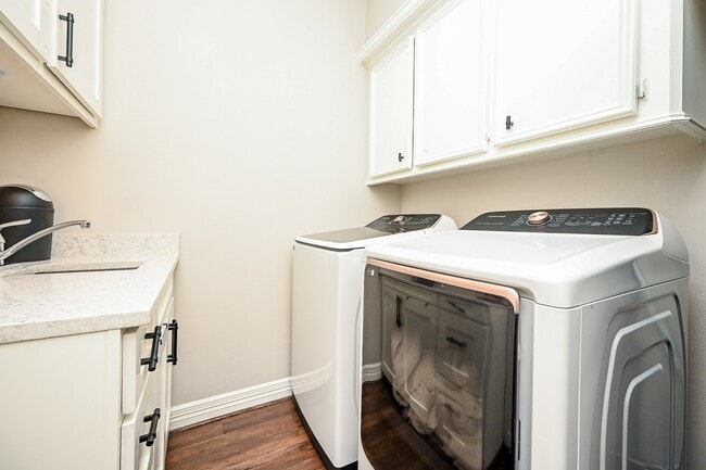 Building Photo - 13606 Champions Centre Dr