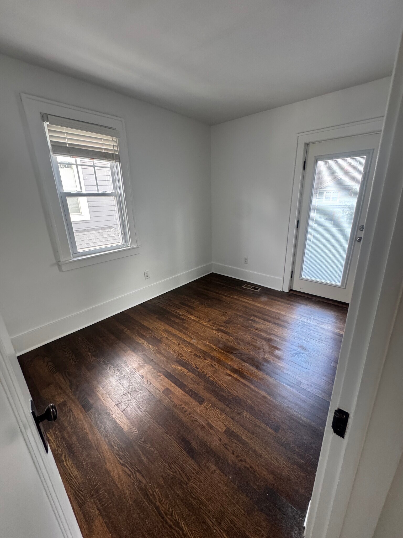 Building Photo - 827 Longfellow Ave