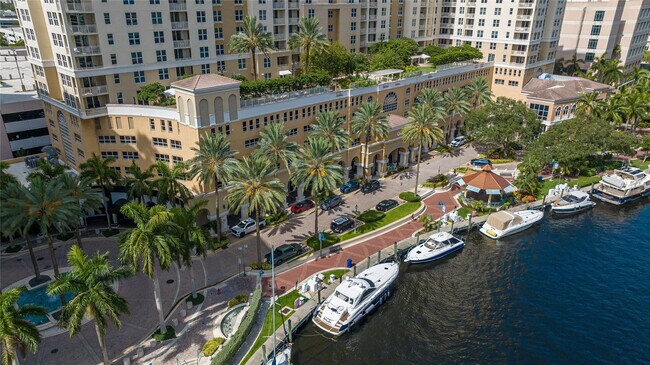 Building Photo - 511 SE 5 Ave