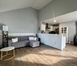 Building Photo - 332 Commack Rd