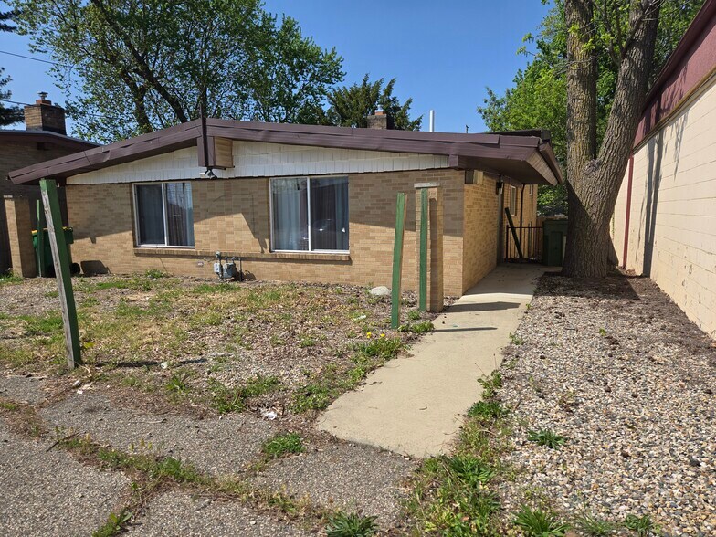 Building Photo - 124 Lakeview Ave