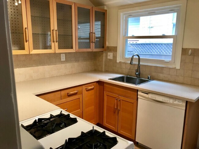 Building Photo - 1826 Berkeley Way