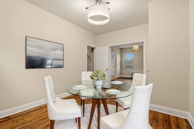 Building Photo - 708 Columbia Rd NW