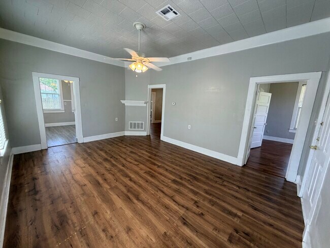 Building Photo - 508 Forrest St