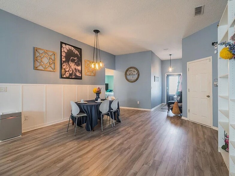 Building Photo - 15360 Spotted Stallion Trail