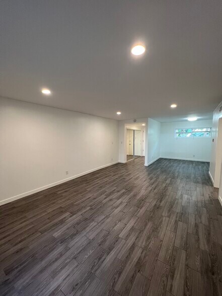 Building Photo - 1330 N Sweetzer Ave