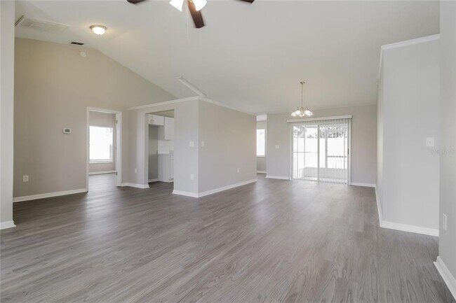 Building Photo - 2665 Oak Run Blvd