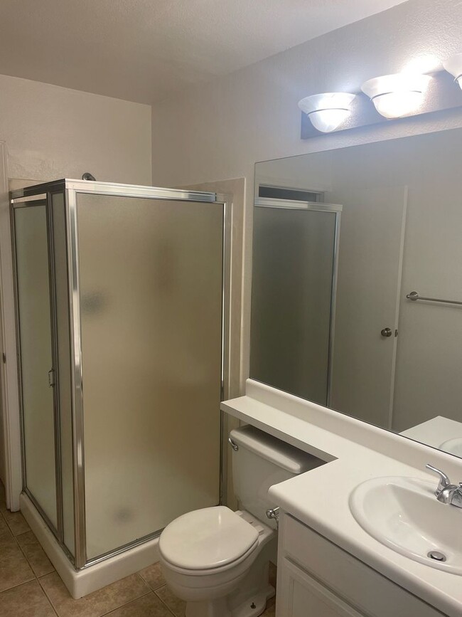 Building Photo - SUNNYVALE - Large (approx. 1,150 sq. ft.),...