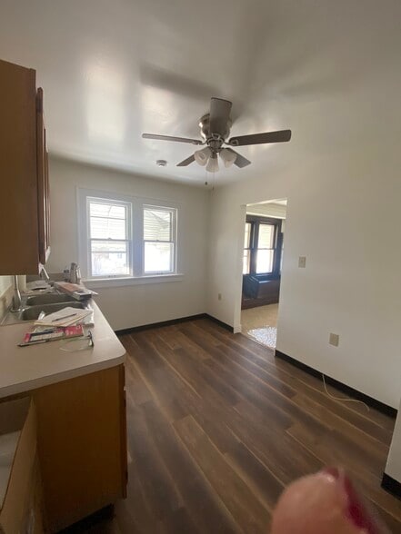 Building Photo - 4127 Clybourne Ave