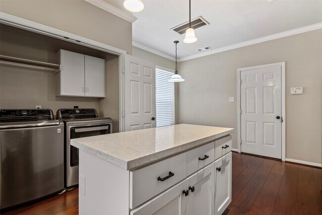 Building Photo - 107 S Spiral Vine Cir