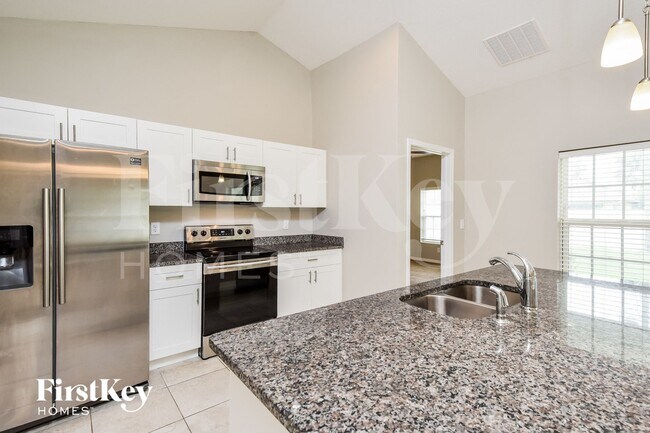 Building Photo - 2466 Altoona Ave