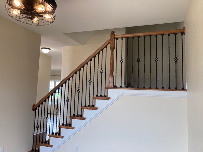 Building Photo - 108 Carriage Hills Ln