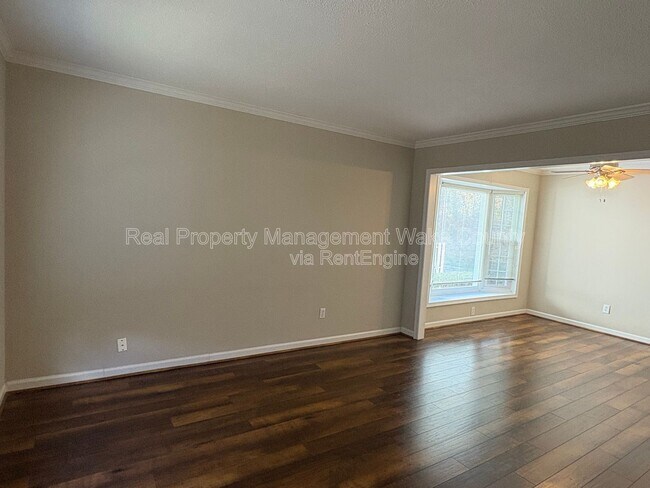 Building Photo - 106 N McLean Ct