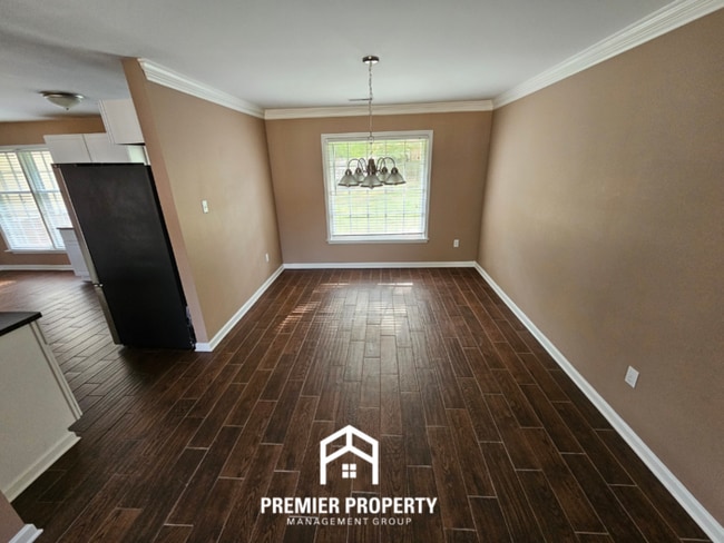 Building Photo - 2116 Rolling Valley Dr