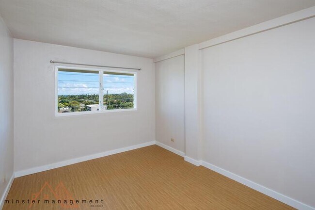 Building Photo - 14 Aulike St