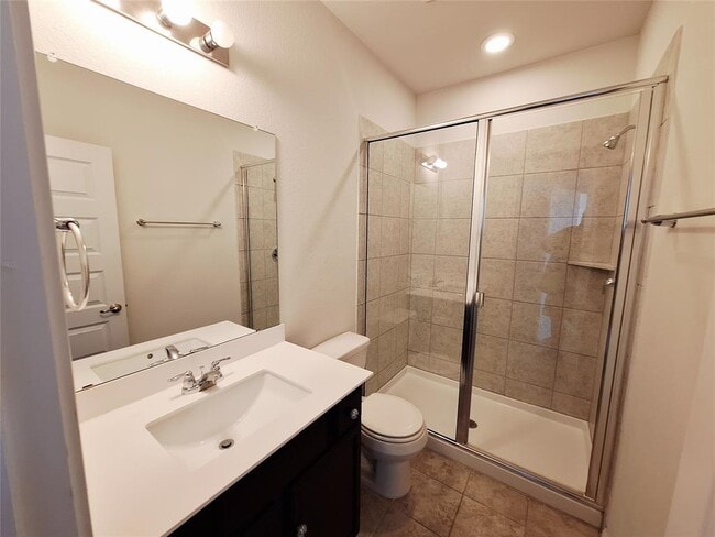 Building Photo - 7800 Hillock Terrace