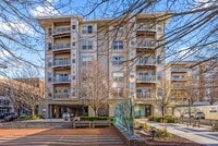 Building Photo - 1 Bed and Den 1 Bath - Silver Spring Condo - Garage Parking Space