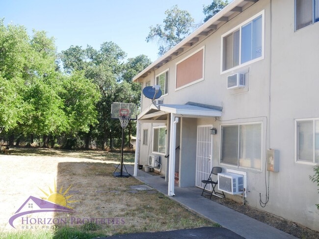 Building Photo - Cozy 1 Bed 1 Bath 700sqft Fourplex in North Sacramento