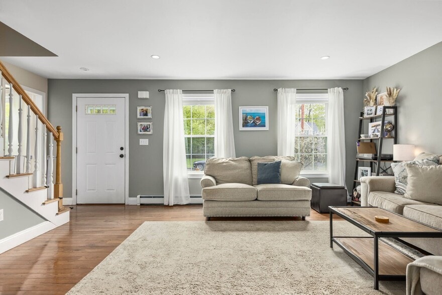 Building Photo - 90 Farragut St