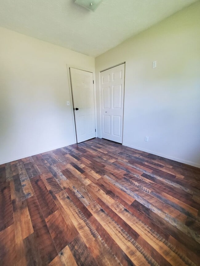 Building Photo - Spacious Four Bedroom Two Bath Home in Ben...
