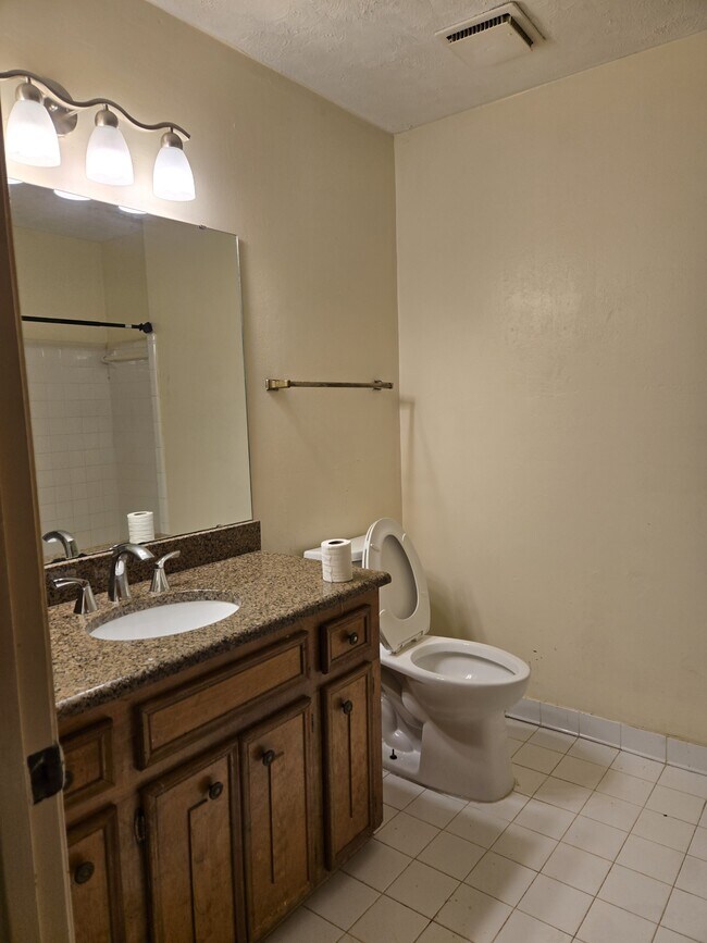 Building Photo - 9 Brookspring Cir