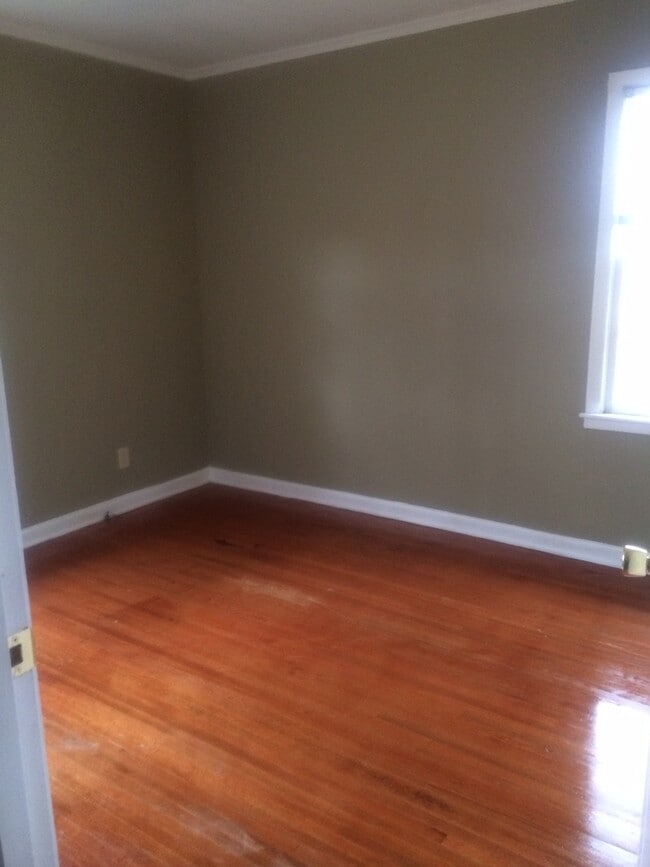 Building Photo - 3 Bedroom 1 Bath home in the cove