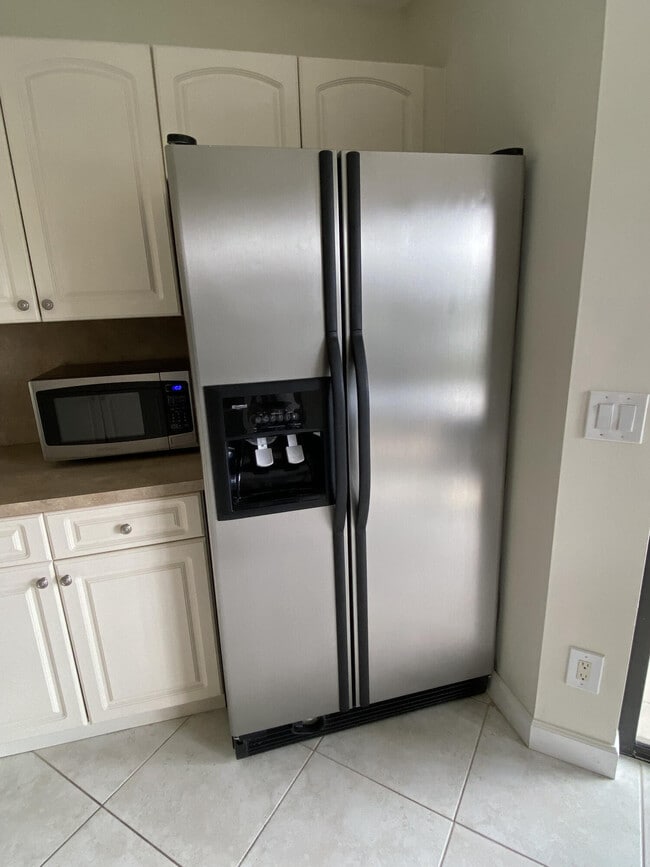 Building Photo - 5621 Coach House Cir