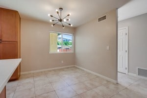 Building Photo - 9813 Medina Dr