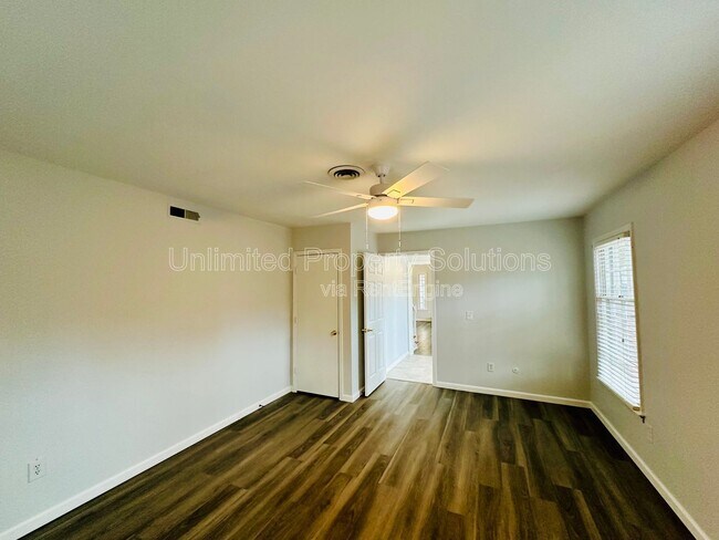 Building Photo - 420 Rose Ave