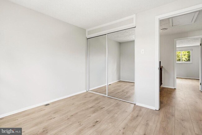 Building Photo - 4600 Brentleigh Ct
