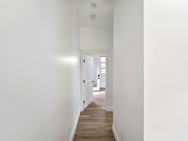 Building Photo - 2711 W 60th St