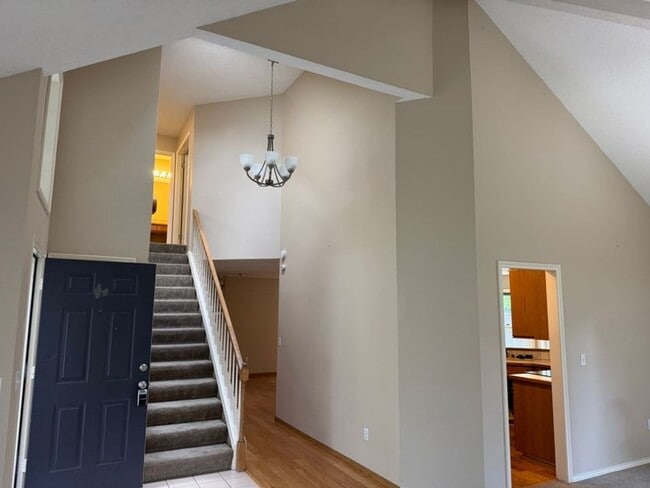 Building Photo - GREAT HOME IN CASCADE PARK. 3 bedrooms, 2 ...
