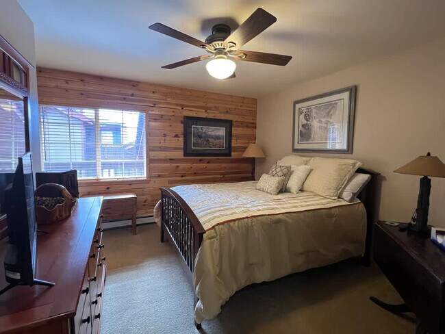 Building Photo - 290 Revett Dr