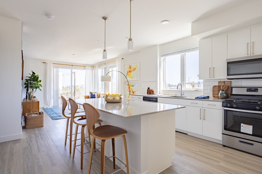 Chandler Apartments in North Hollywood 11311 Chandler Blvd North Hollywood CA 91601