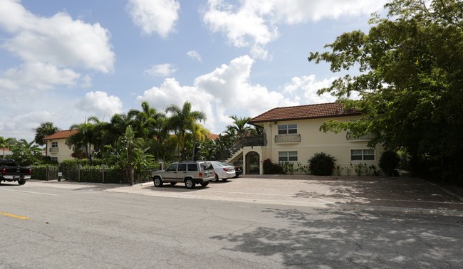Primary Photo - Schooner Apartments