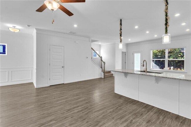 Building Photo - 5108 City Walk Dr