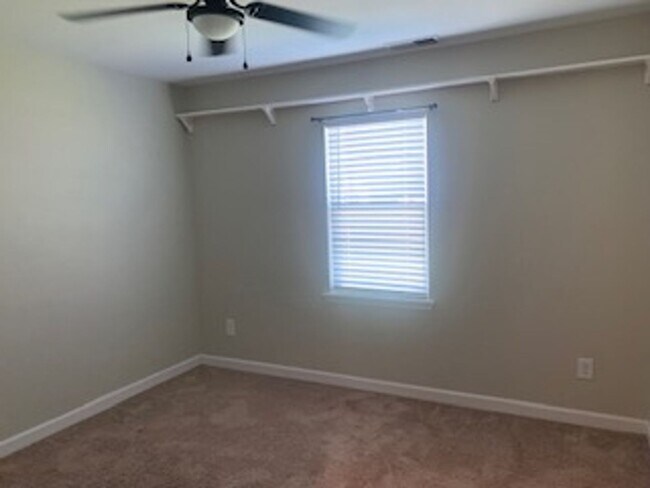 Building Photo - 200 Leeward Landing