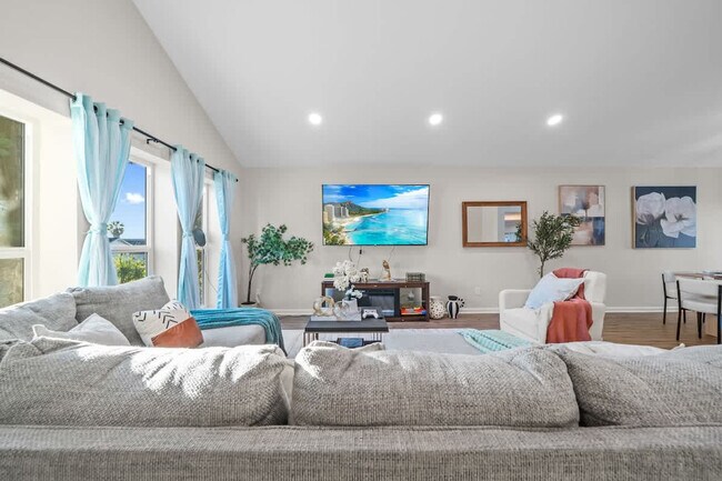 Building Photo - 13737 Via Tres Vistas