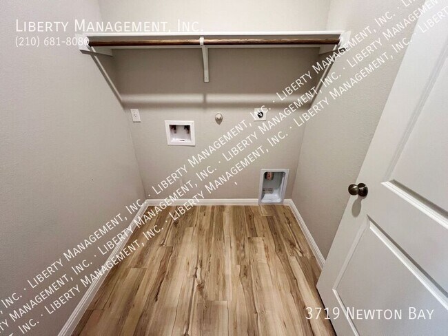 Building Photo - 3719 Newton Bay