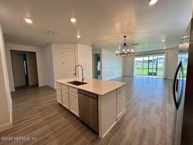 Building Photo - 92 Pine Candle Way