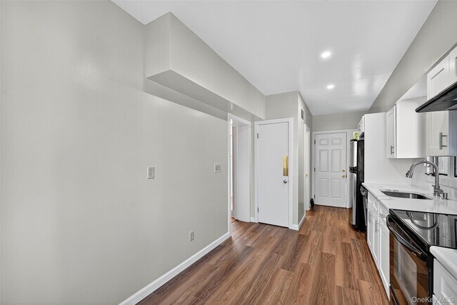 Building Photo - 171 West St