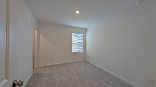 Building Photo - 16843 Old Wagon Wy