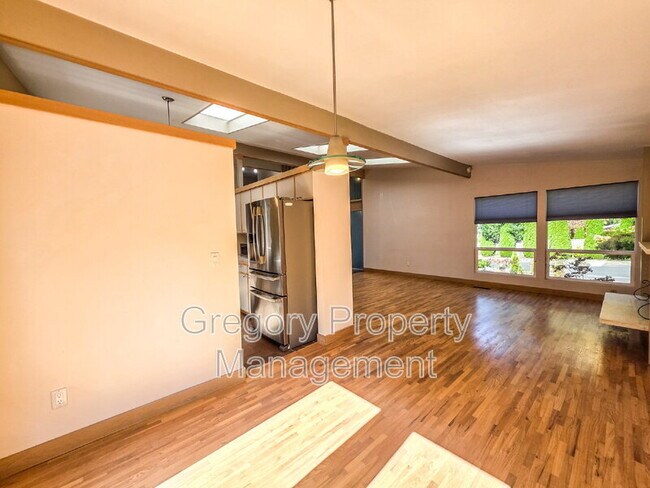 Building Photo - 11757 NE 143rd St