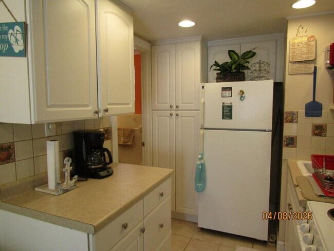 Building Photo - 2204 Perrin Dr