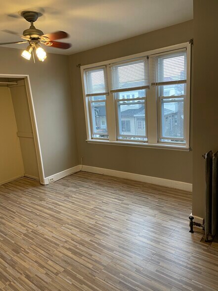 Building Photo - 2435 S Milan St