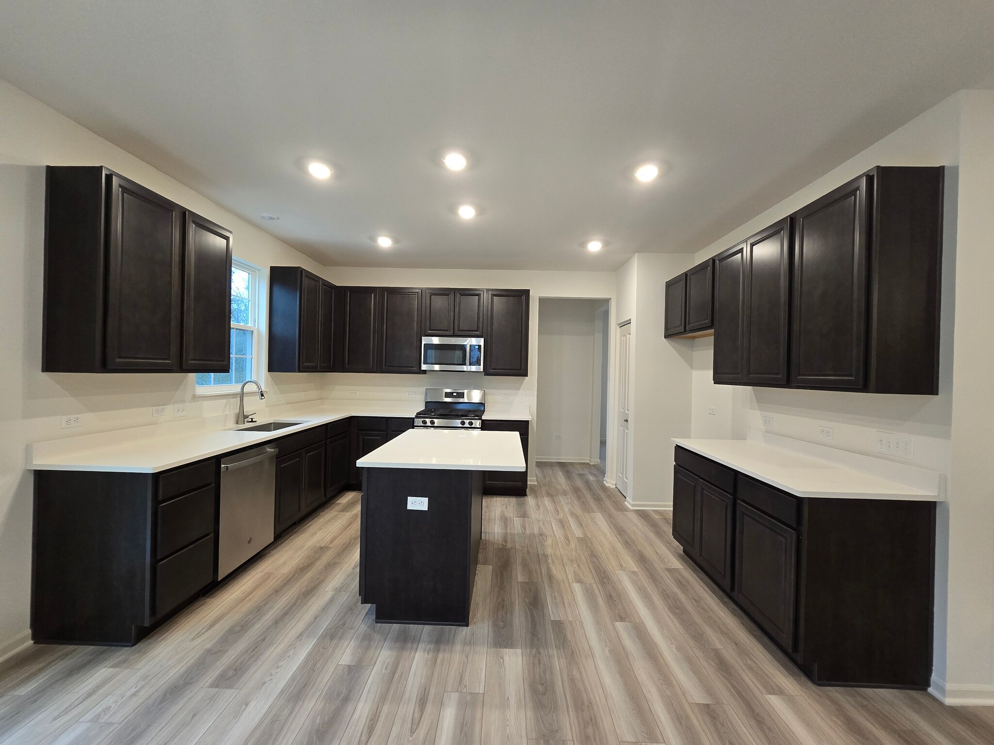 Building Photo - 1751 E 111th Pl